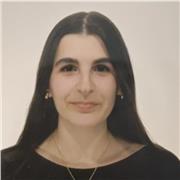 Estudiante con bachillerato de ciencias y nivel de inglés
